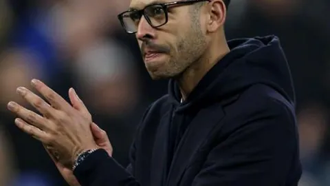 梅西拥抱引争议，球迷遭拘禁及禁赛